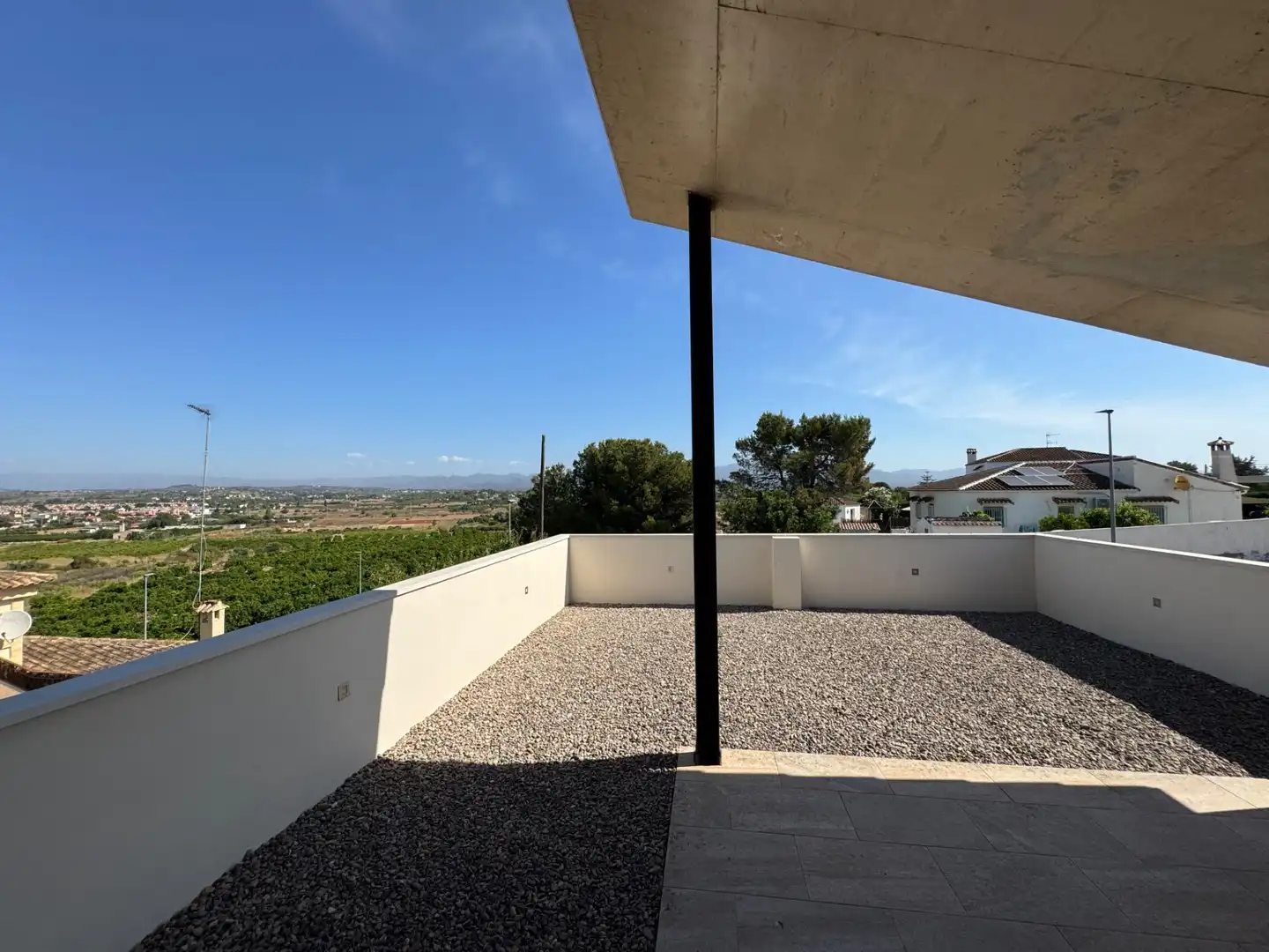 Terrace of Houses for sale in La Pobla de Vallbona  with Air Conditioner, Private garden and Terrace