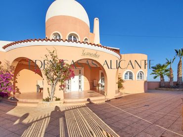 Detached house with balcony for sale in ALEMANYA