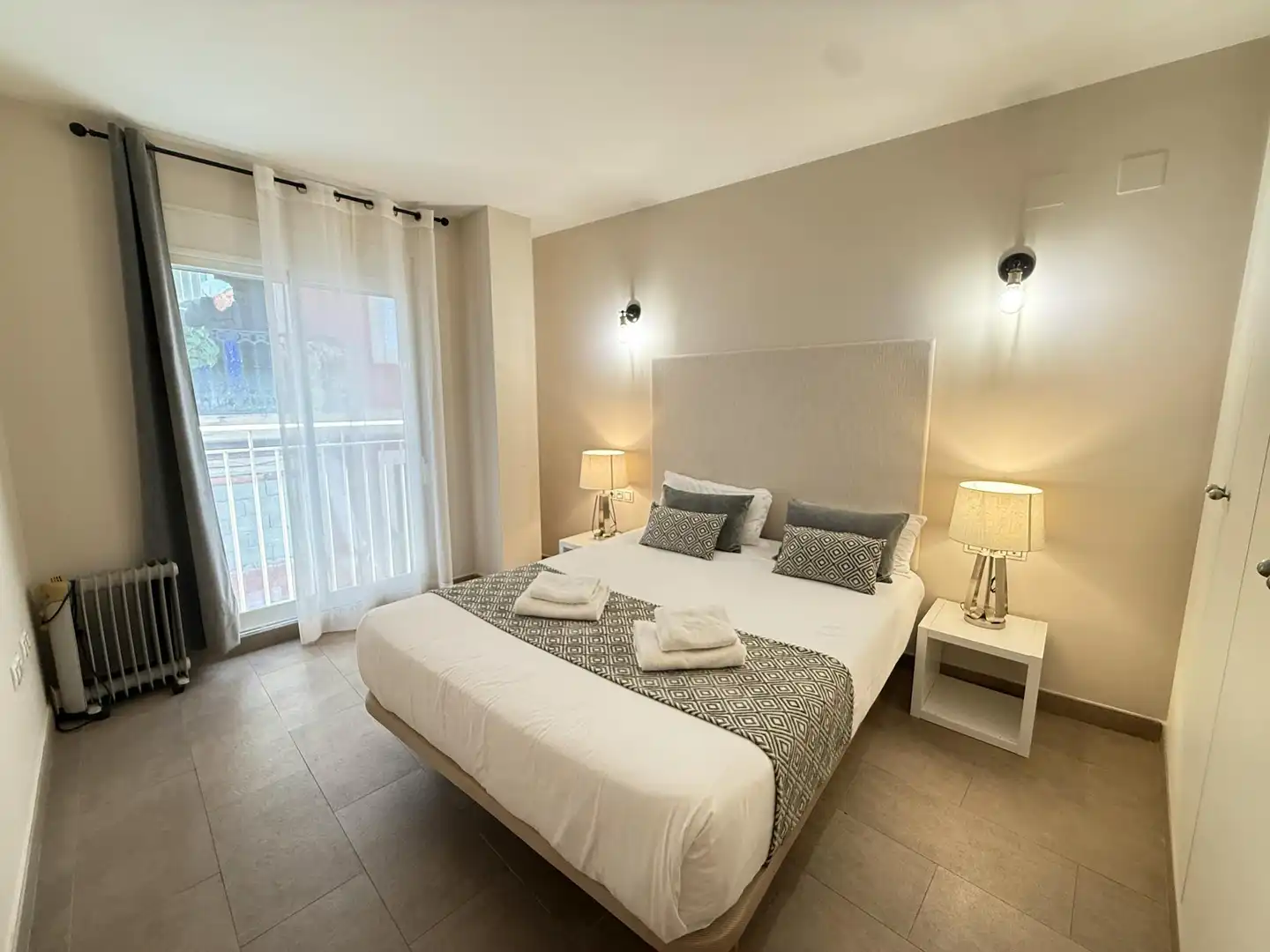 Habitación de Piso de alquiler en Valencia con Aire acondicionado, Calefacción y Amueblado