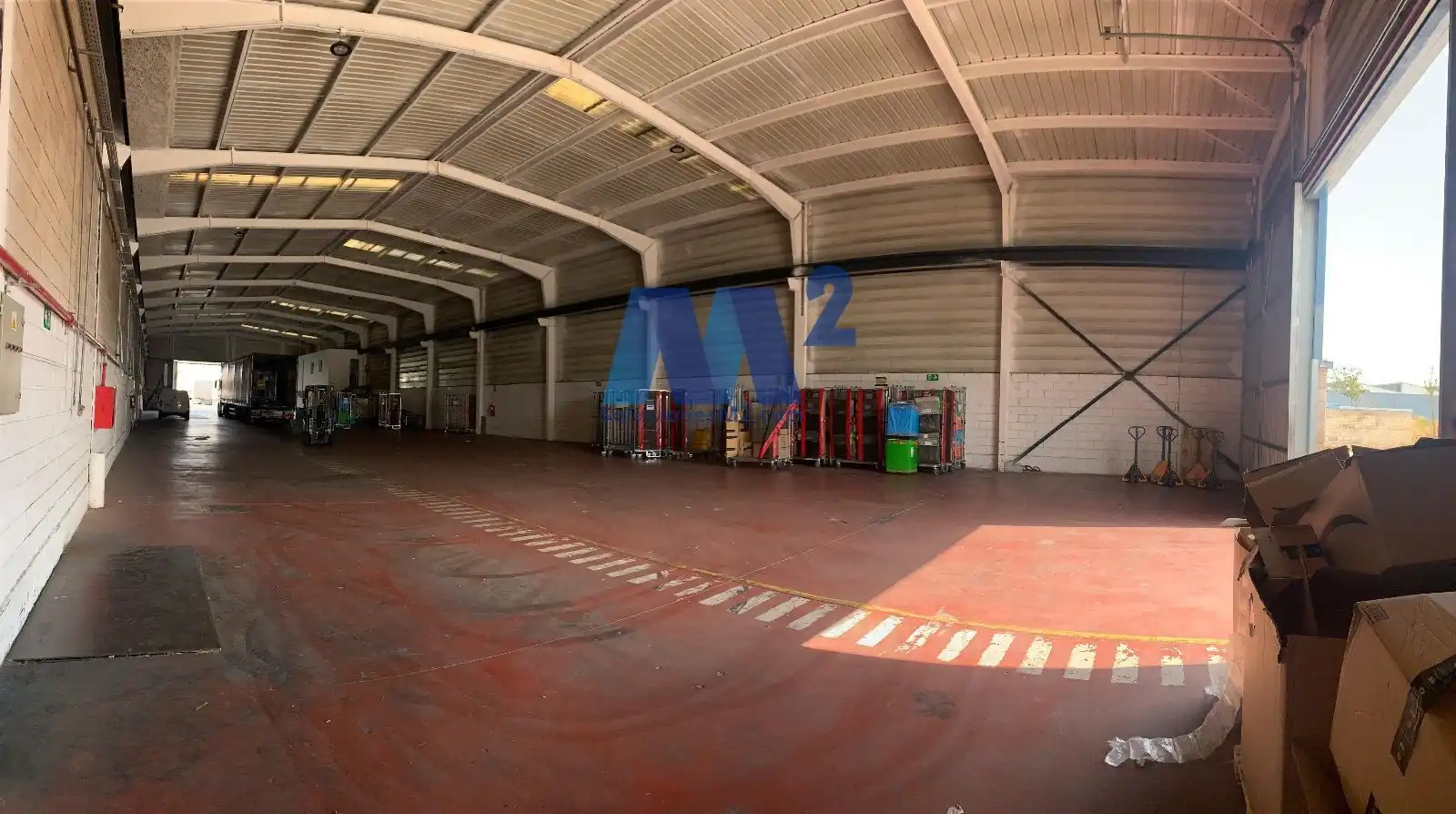 Parkplatz von Fabrikhallen zur Miete in La Estación