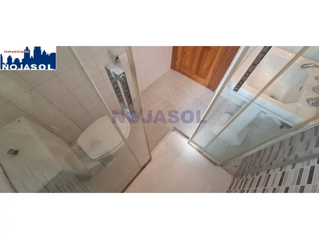 Bany de Casa o xalet de lloguer en Noja amb Jardí privat, Terrassa i Moblat
