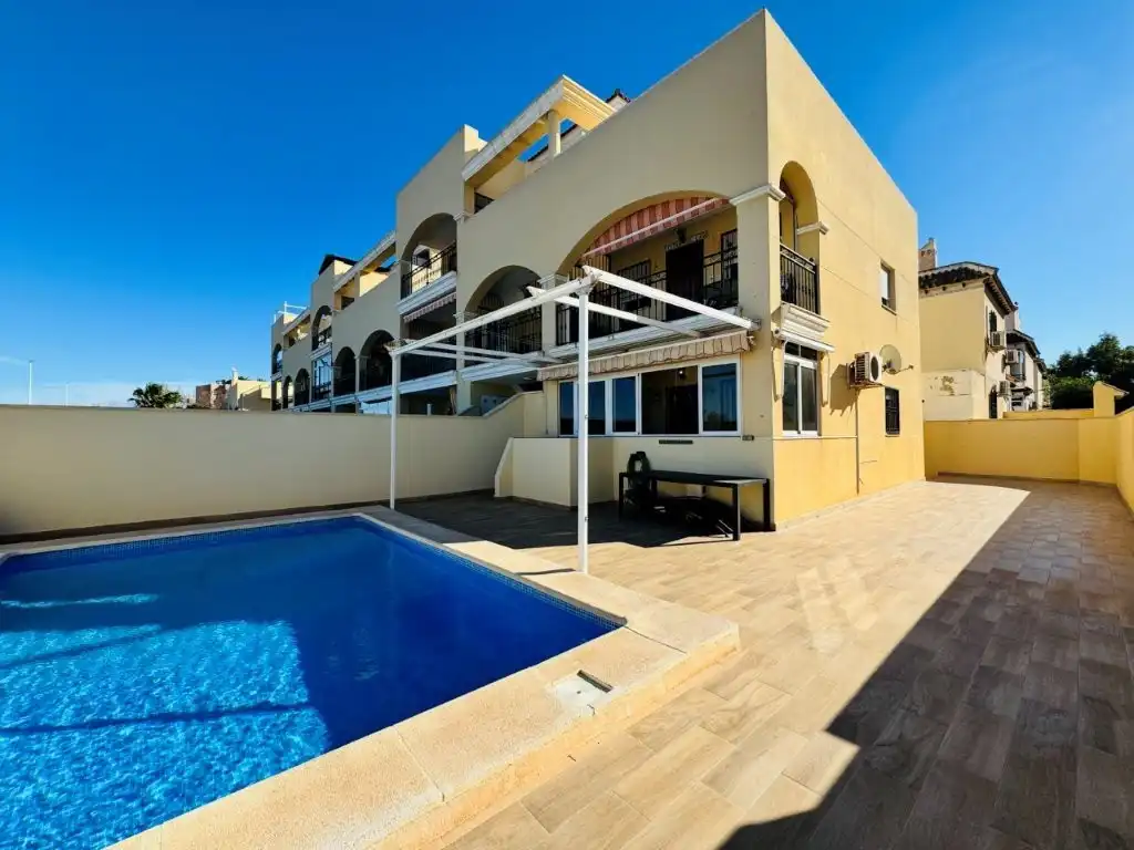 Piscina de Apartament en venda en Torrevieja