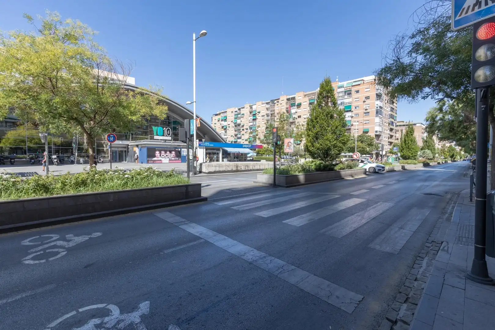 Vista exterior de Ático en venta en Granada con Aire acondicionado, Calefacción y Terraza