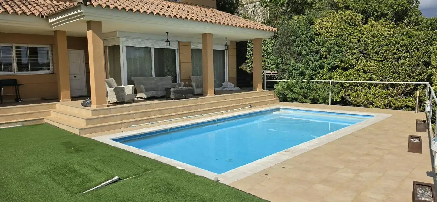 Swimming pool of Houses for sale in Este