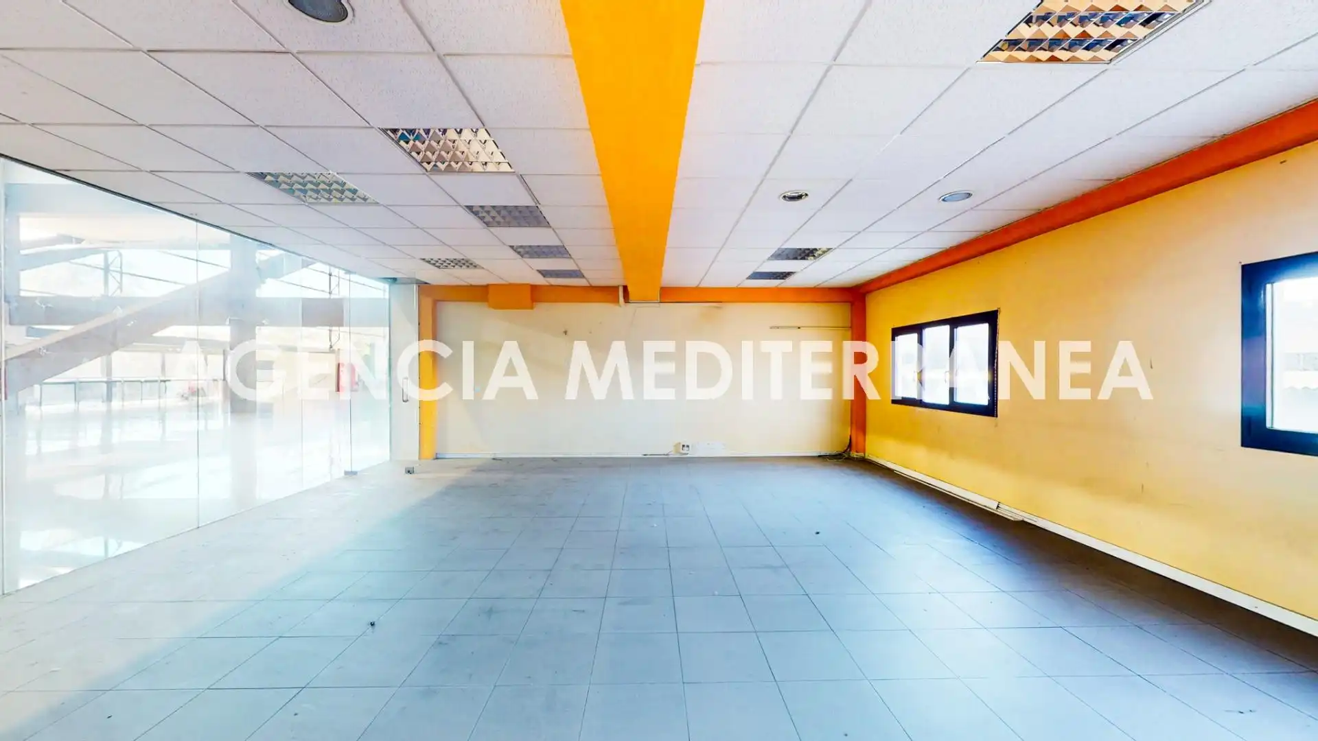 Local de alquiler en Avenida MENEDEZ PIDAL, 13, Barrio de Campanar
