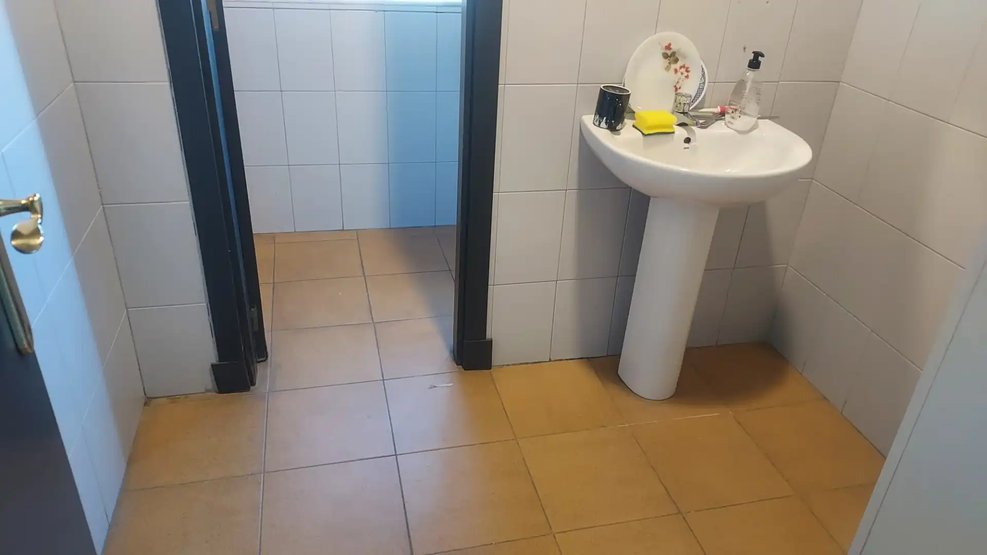 Baño de Nave industrial de alquiler en Algeciras