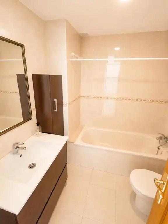 Baño de Piso en venta en Estepona con Terraza