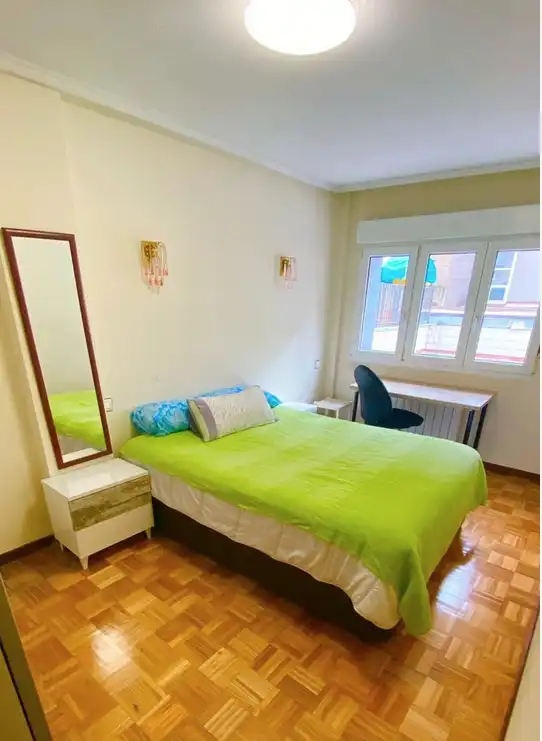 Piso en venta en Calle Tirso de Molina, El Coto
