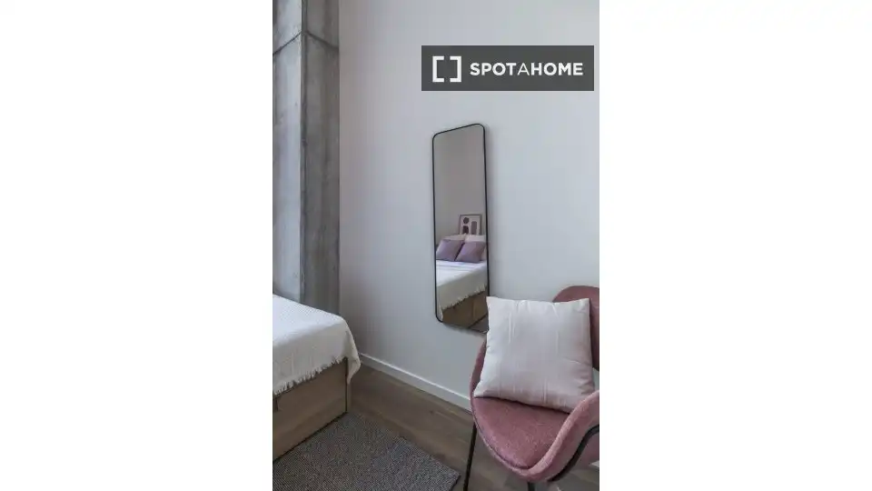 Room in El Besós i el Maresme