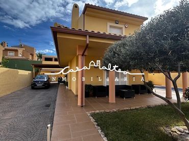 Villa mit Pool zum Verkauf in Rincón de Loix