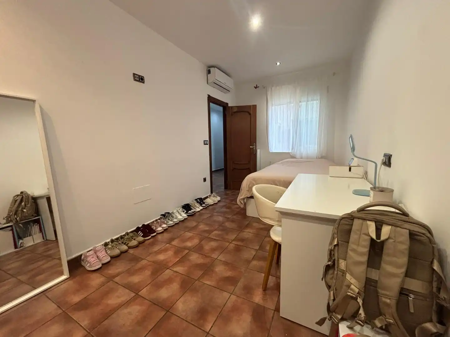 Habitación de Casa adosada en venta en Los Montesinos con Aire acondicionado, Terraza y Amueblado