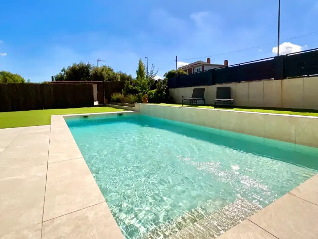 Piscina de Casa o xalet en venda en Castellar del Vallès amb Aire condicionat, Piscina i Balcó