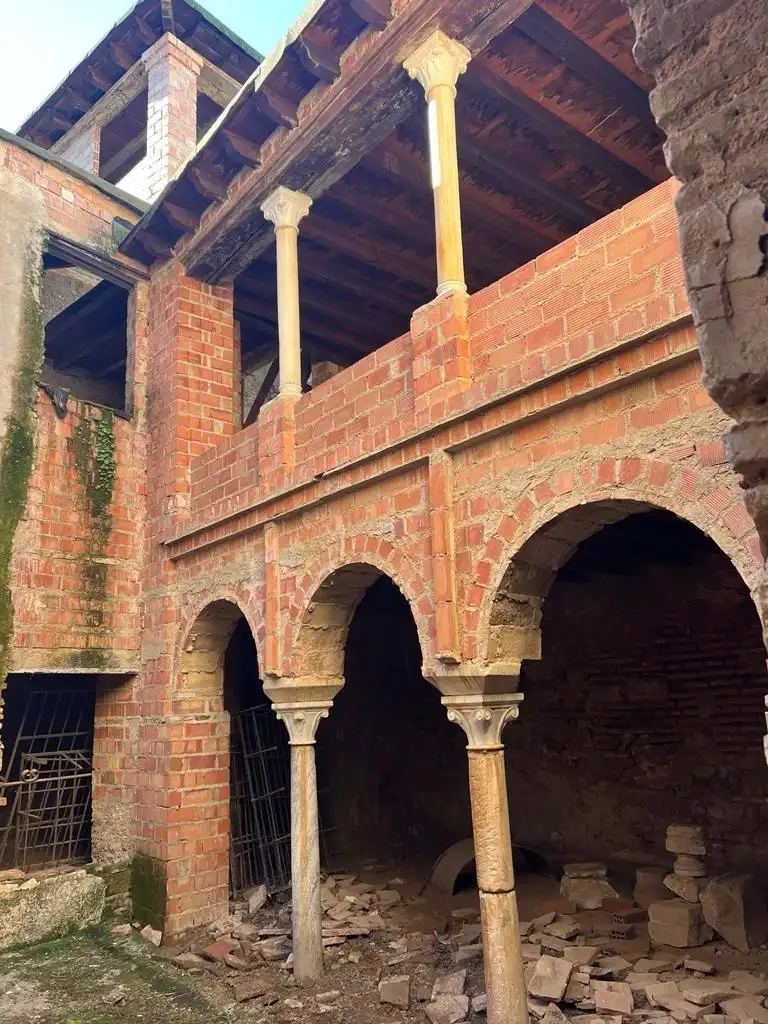 Vista exterior de Casa o xalet en venda en  Córdoba Capital amb Jardí privat, Terrassa i Balcó