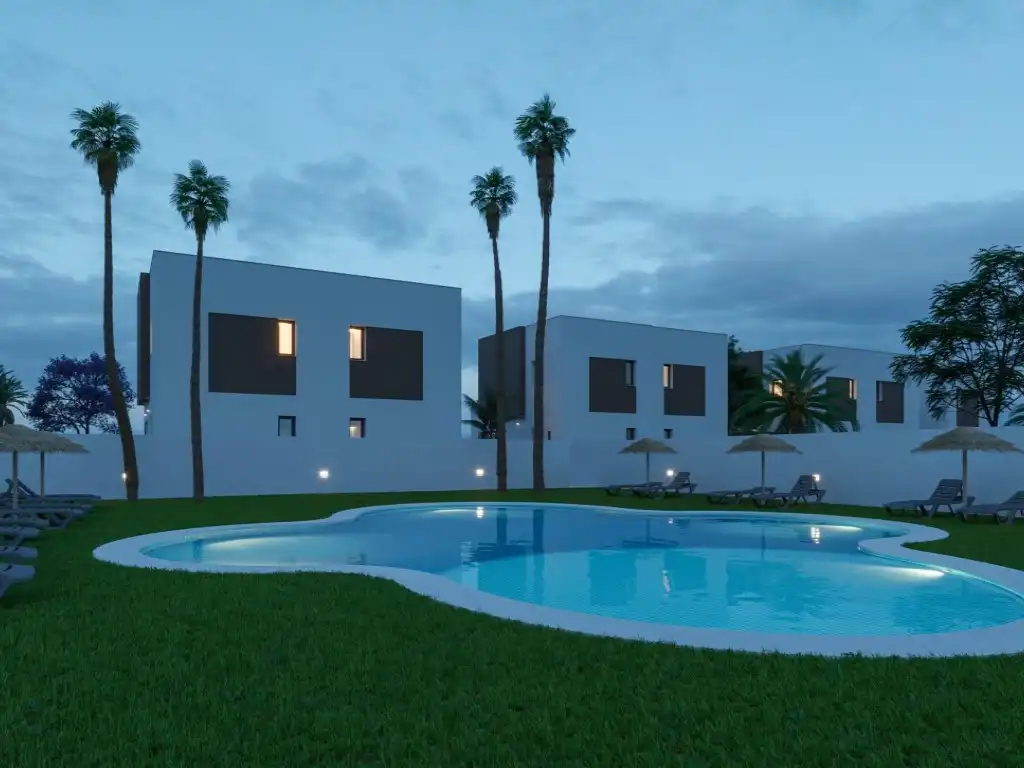 House with pool for sale in La Marina