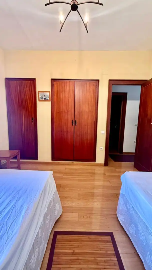 Habitación de Casa o chalet en venta en Siete Aguas con Jardín privado, Terraza y Alarma