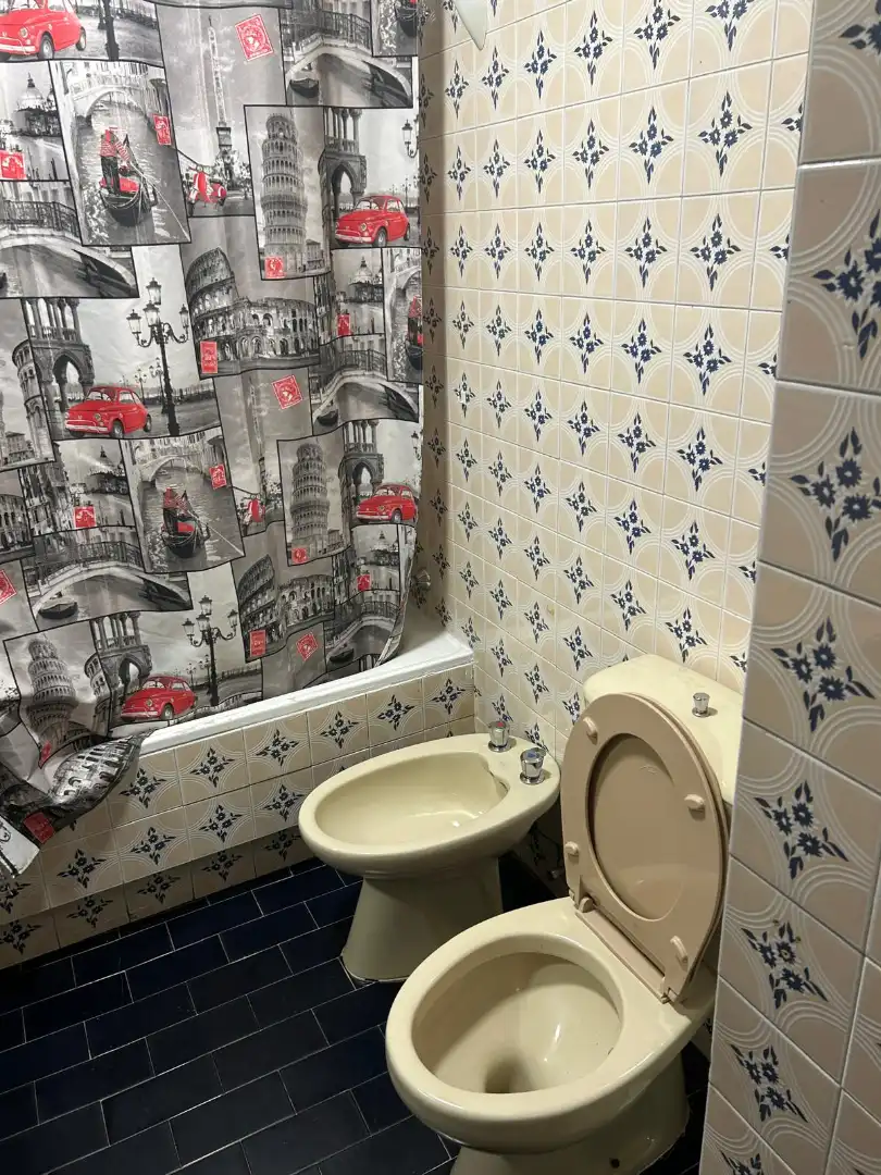 Baño de Piso en venta en Arévalo con Calefacción, Terraza y Amueblado