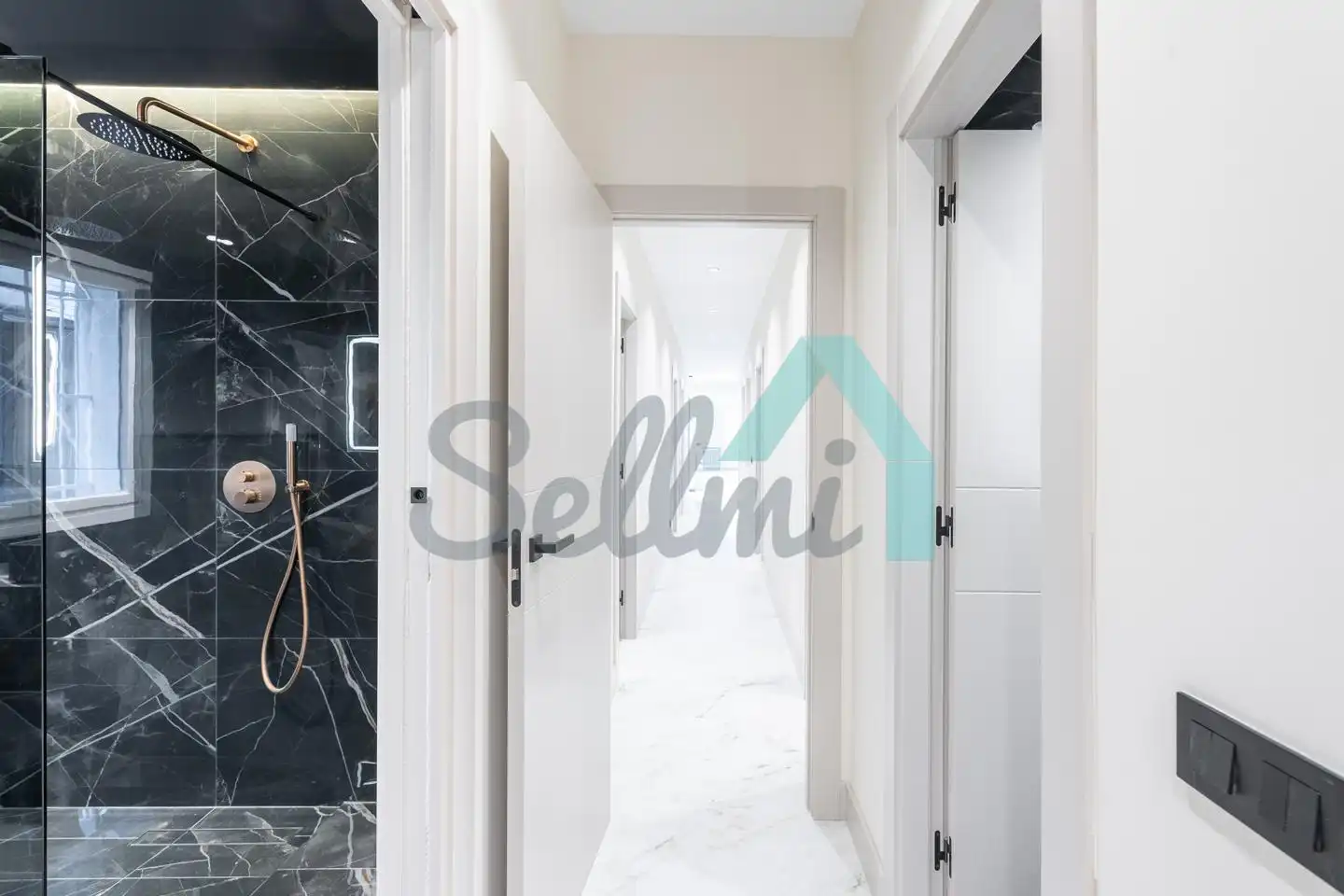 Piso en venta en Oviedo  con Calefacción, Trastero y Balcón