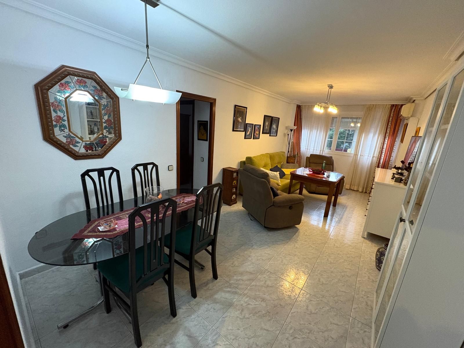 Comedor de Piso en venta en  Sevilla Capital