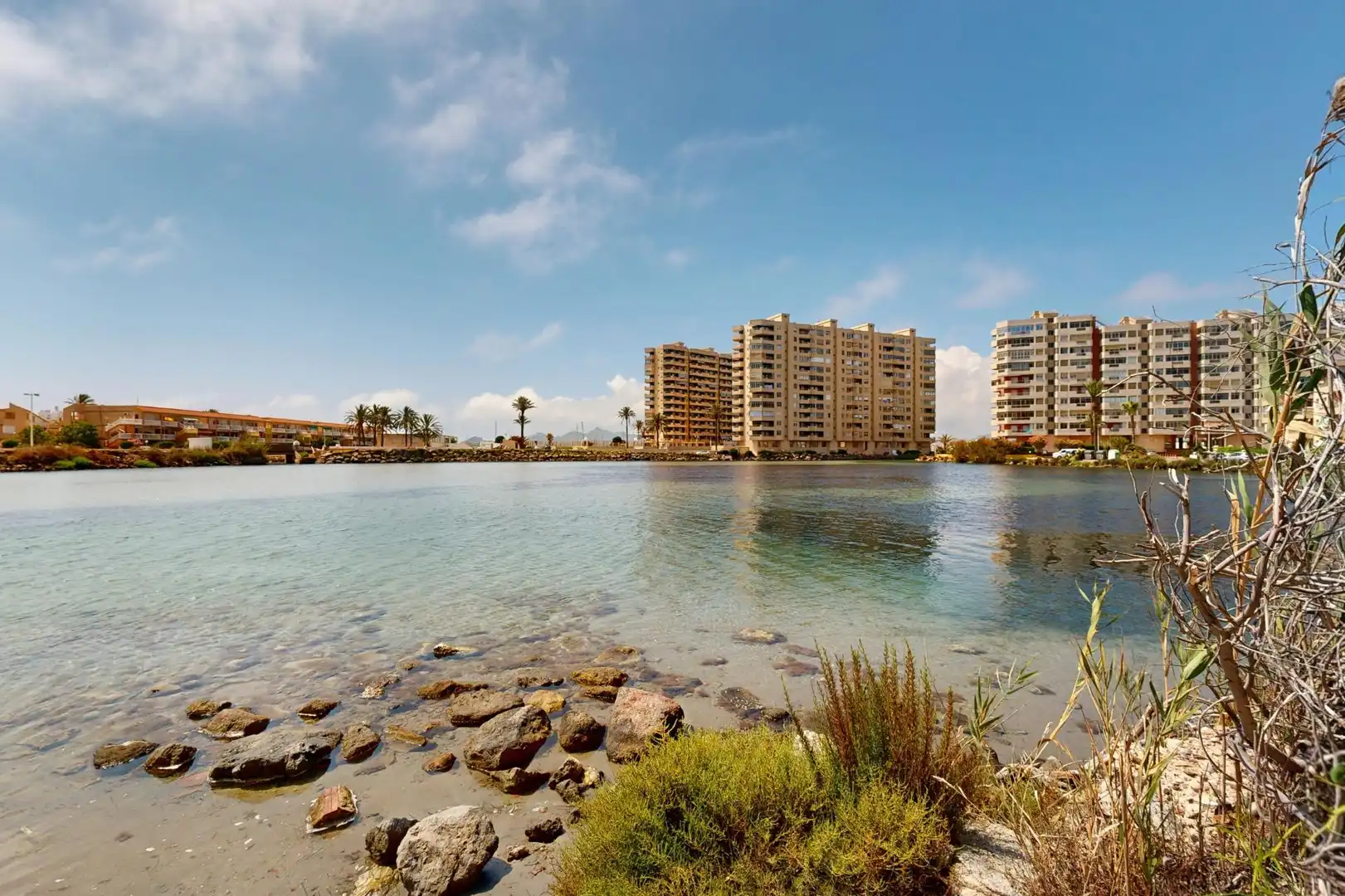 Exterior view of Apartments for sale in La Manga del Mar Menor  with Terrace and Community pool