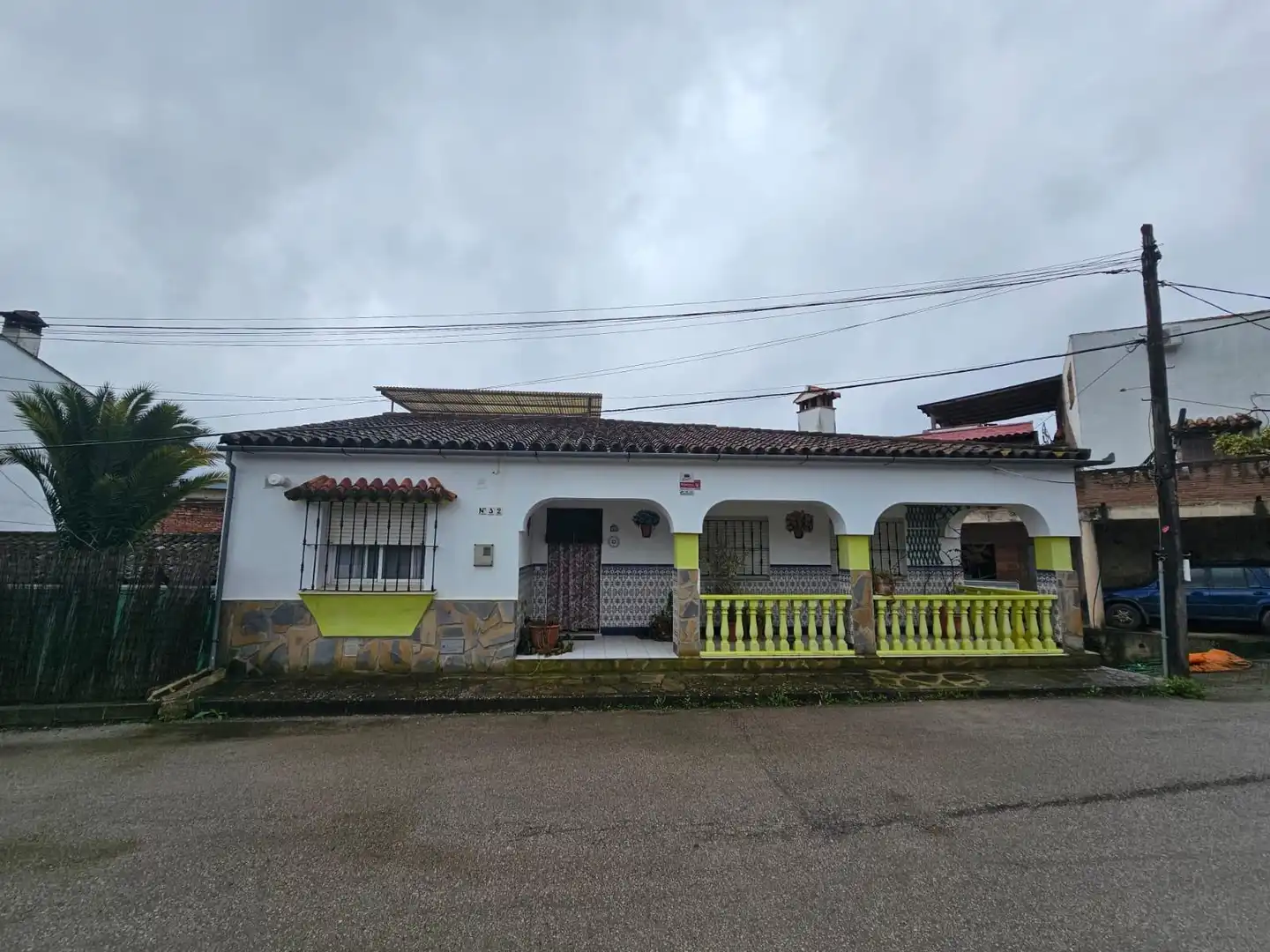 Vista exterior de Casa o xalet en venda en Cortes de la Frontera amb Terrassa