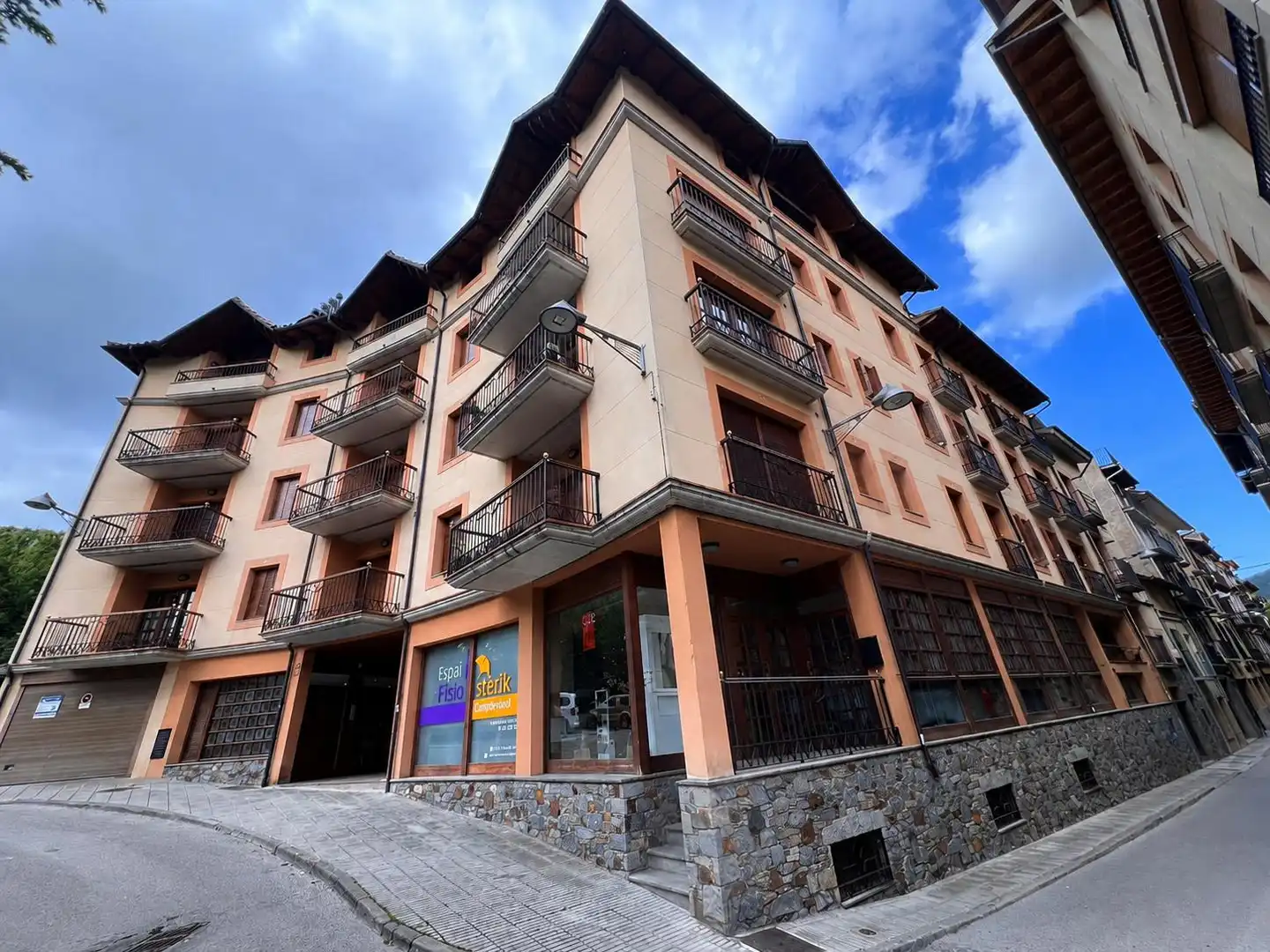 Vista exterior de Piso en venta en Camprodon con Calefacción, Parquet y Amueblado