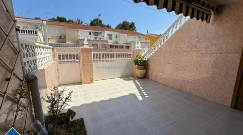 Bungalow con terraza, en la provincia de Alicante, en la ciudad de Torrevieja, en la zona de Playa de los Náufragos. 3 habitacione, imatge 4