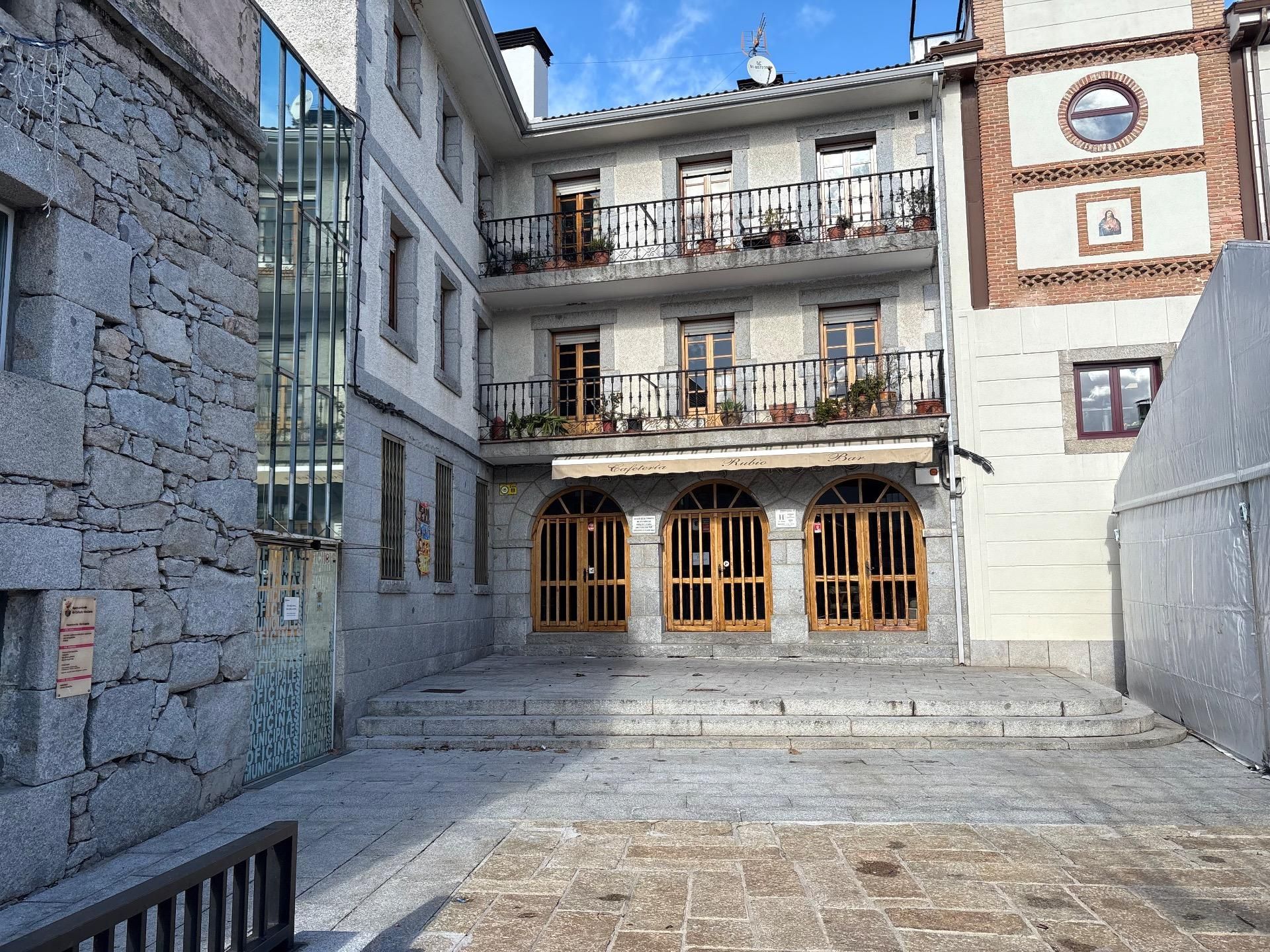 Exterior view of Premises to rent in Collado Mediano  with Air Conditioner and Furnished
