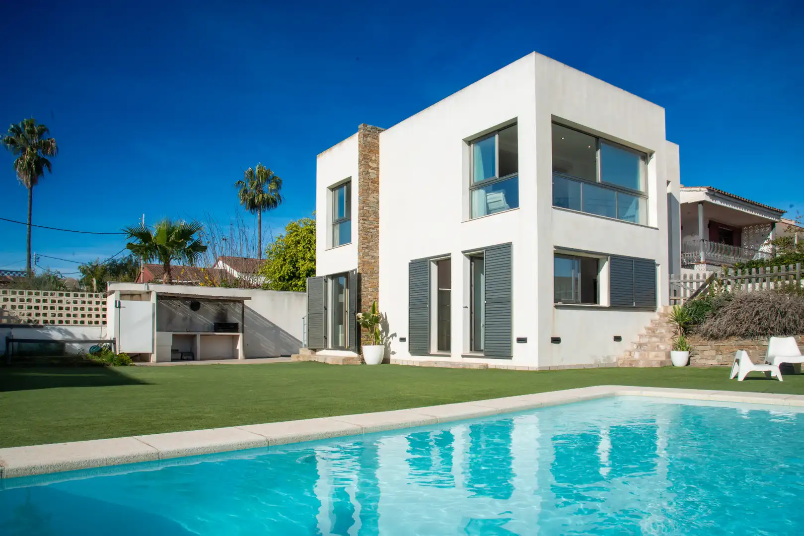 Vista exterior de Casa o xalet en venda en Almazora / Almassora amb Jardí privat, Terrassa i Traster