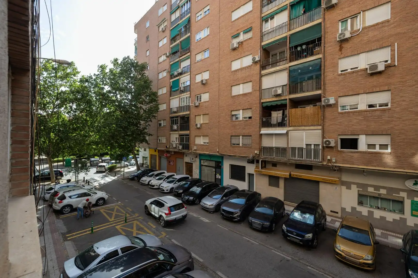 Vista exterior de Piso en venta en Granada con Balcón