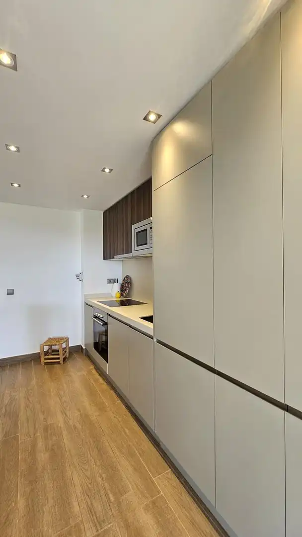 Cocina de Apartamento de alquiler en Marbella con Aire acondicionado, Calefacción y Terraza