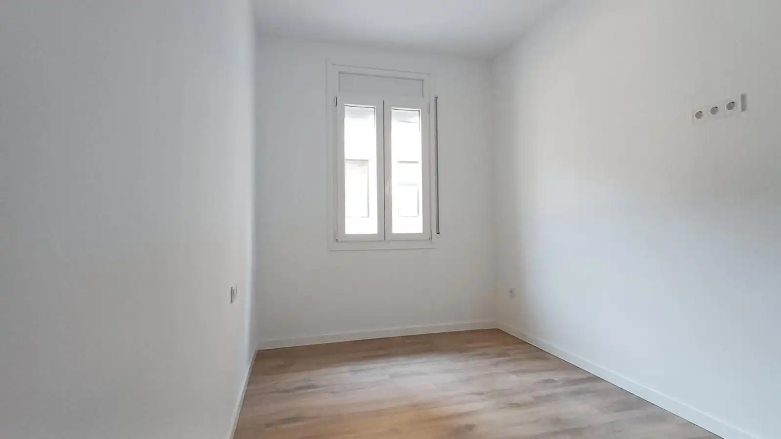 Habitación de Piso en venta en Sabadell con Aire acondicionado, Calefacción y Terraza