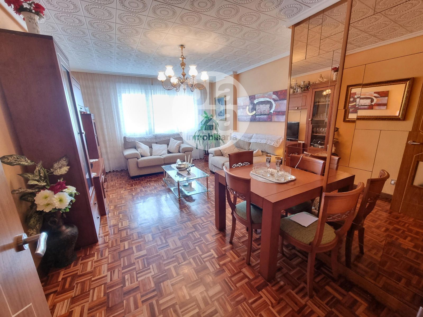 Living room of Flat for sale in Burgos Capital  with Heating, Terrace and Storage room