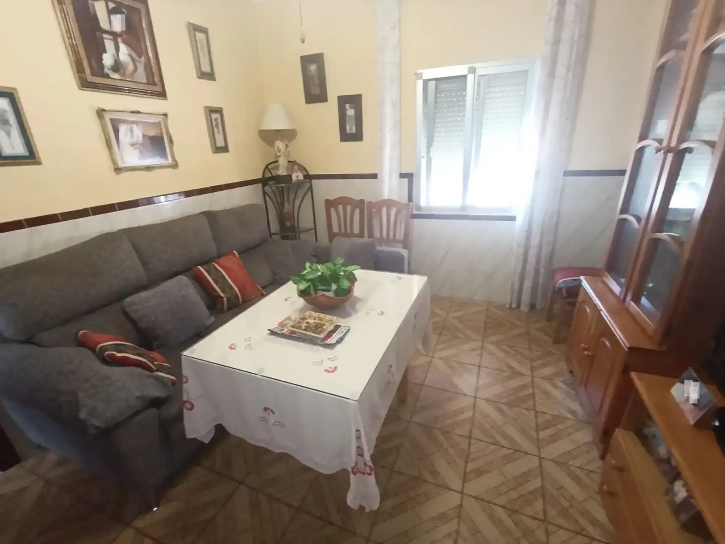 Sala de estar de Casa adosada en venta en Linares con Aire acondicionado, Calefacción y Terraza