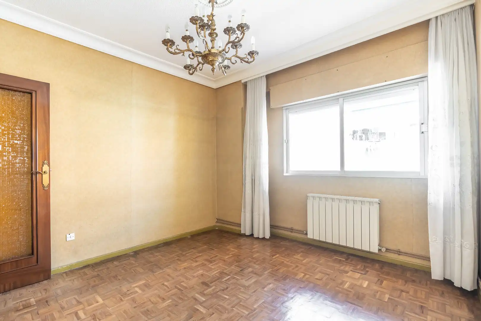 Habitación de Piso en venta en Madrid con Calefacción y Terraza