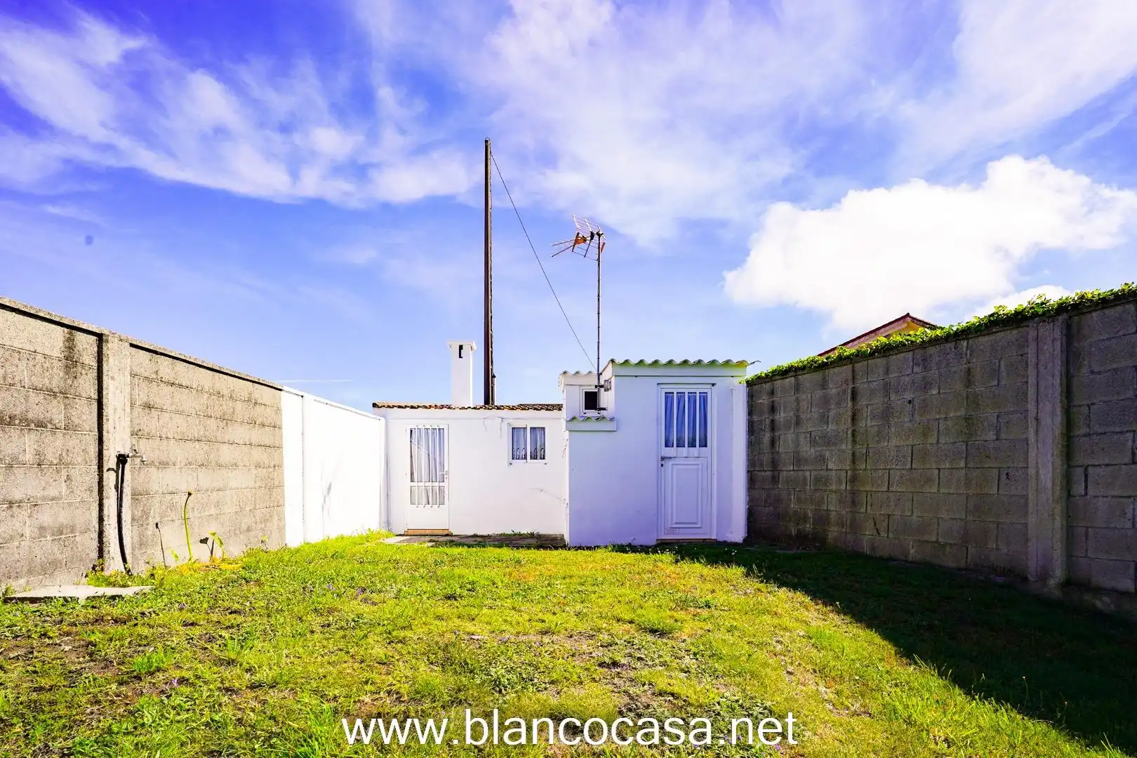 Finca rústica en venda en Malpica de Bergantiños amb Jardí privat i Moblat