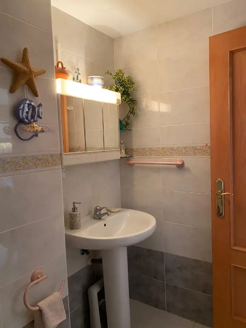 Bany de Estudi de lloguer en Canet d'En Berenguer amb Terrassa, Moblat i Forn