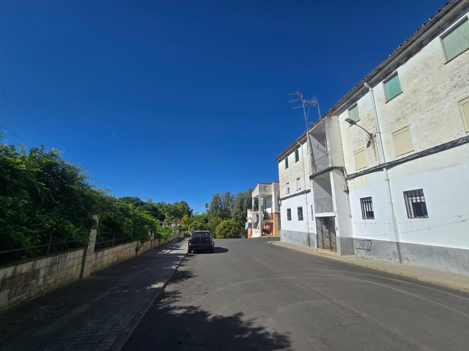 Vista exterior de Pis en venda en Coria amb Terrassa