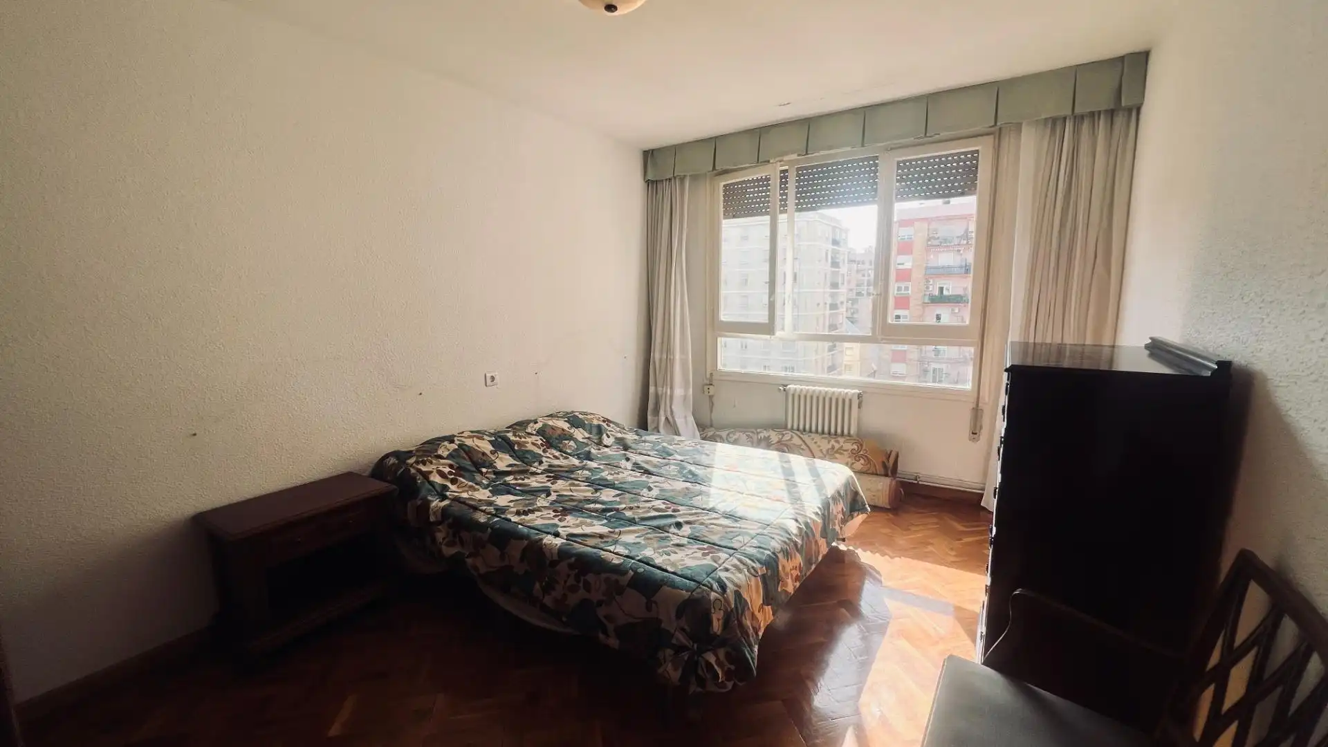 Schlafzimmer von Wohnung zum Verkauf in Castellón de la Plana / Castelló de la Plana mit Parkett und Balkon