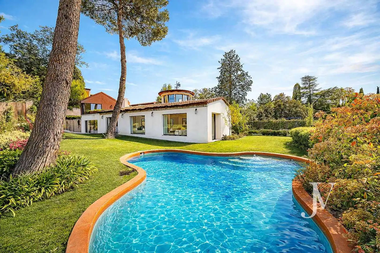 Piscina de Casa o xalet de lloguer en Madrid amb Aire condicionat, Calefacció i Jardí privat