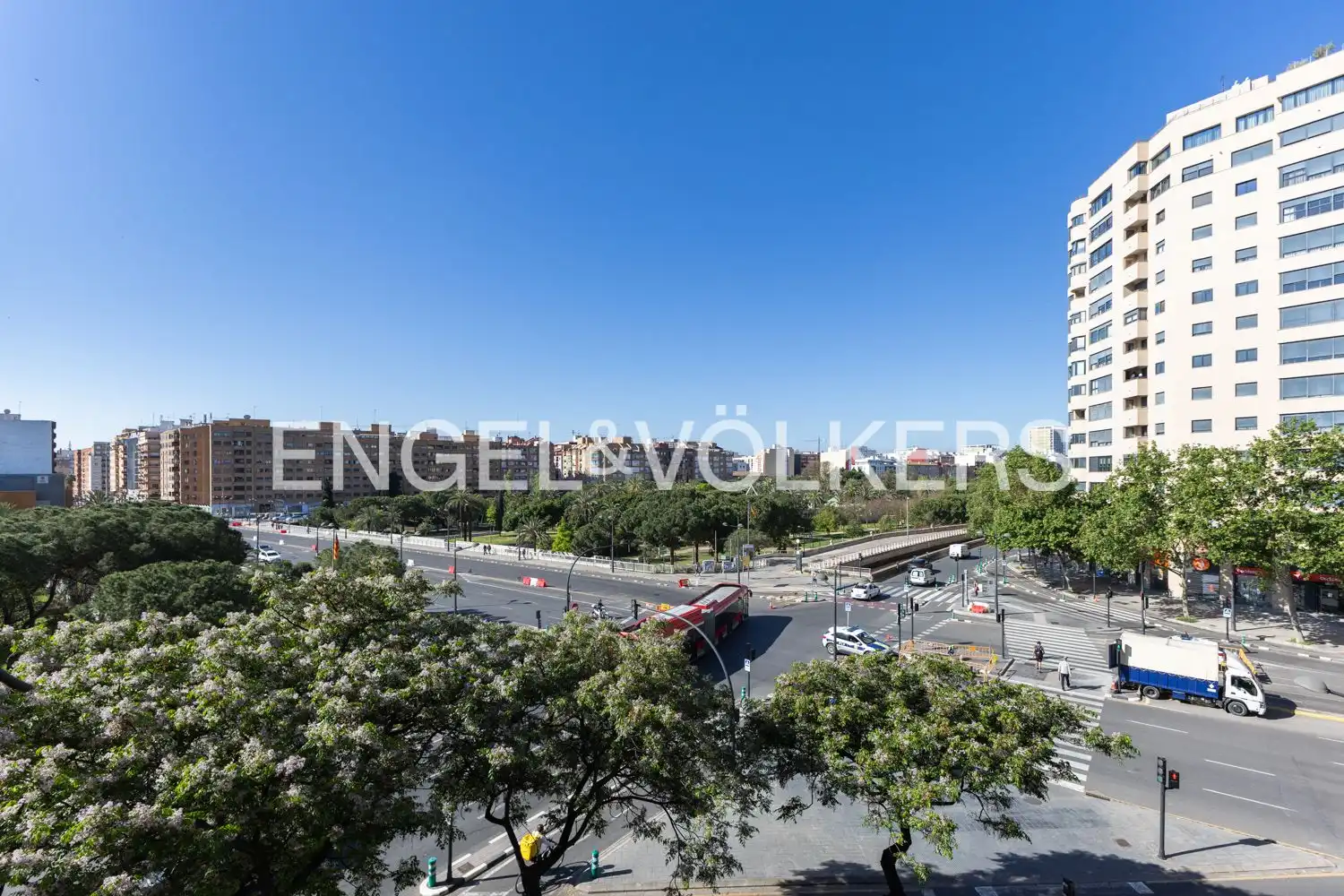 Vista exterior de Piso en venta en Valencia con Aire acondicionado, Calefacción y Balcón