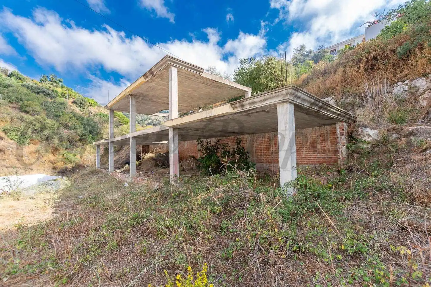 Vista exterior de Casa o xalet en venda en Salares amb Jardí privat