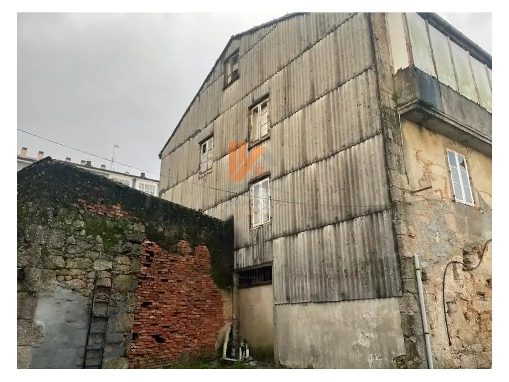 Exterior view of Buildings for sale in Santiago de Compostela 