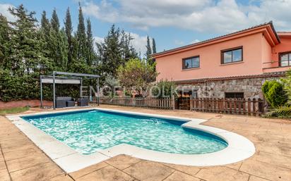 Piscina de Casa o xalet en venda en Santa Eulàlia de Ronçana amb Aire condicionat, Calefacció i Jardí privat