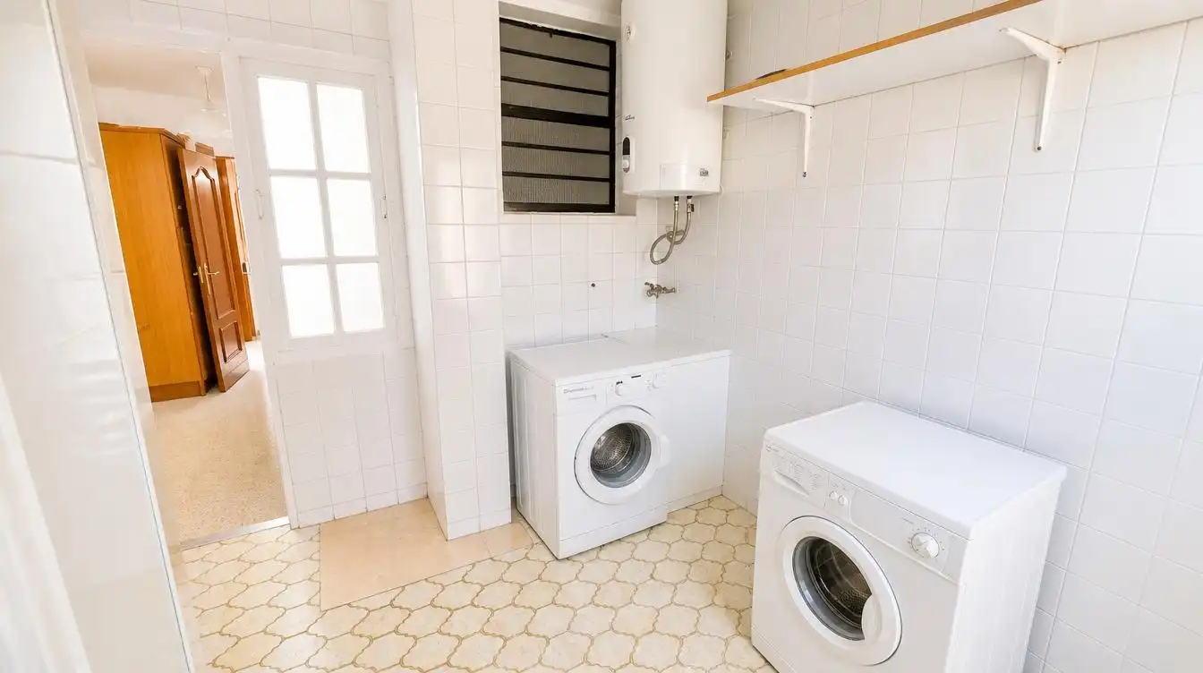Kitchen of Flat for sale in Granada  with Heating, Furnished and Balcony