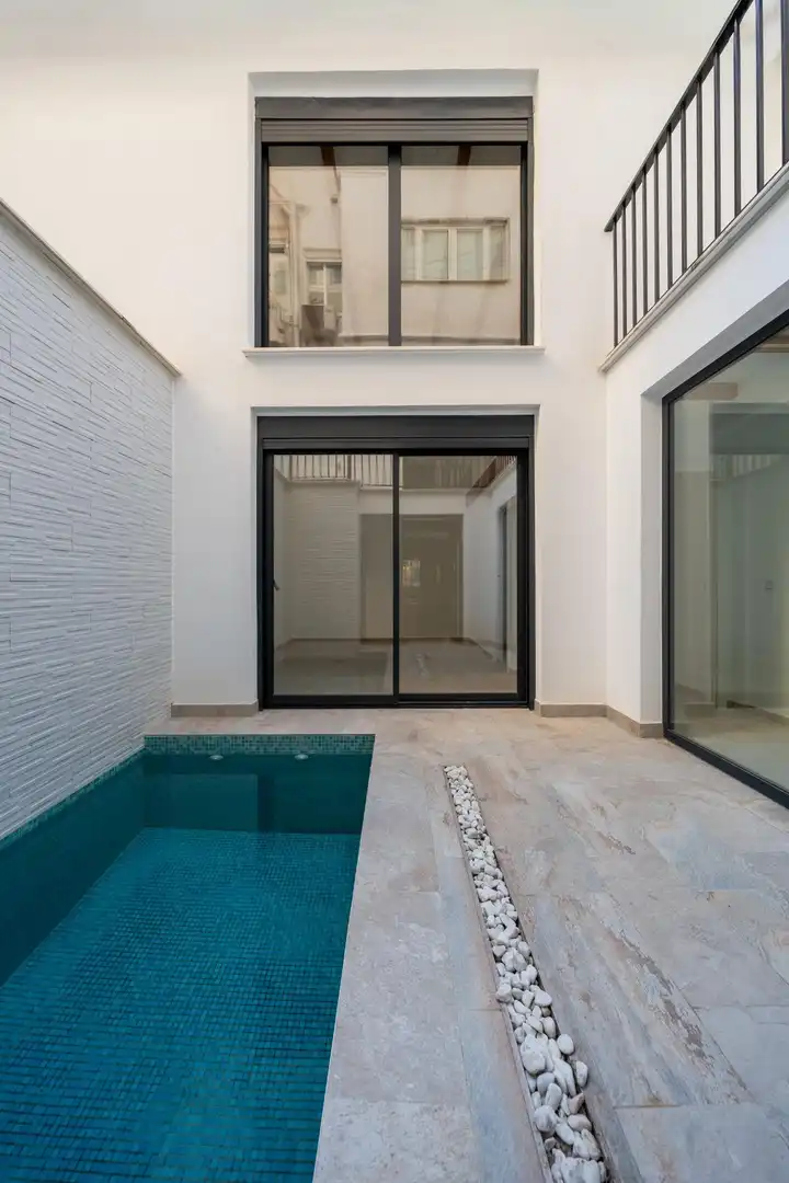 Piscina de Dúplex en venta en Valencia con Aire acondicionado, Calefacción y Terraza