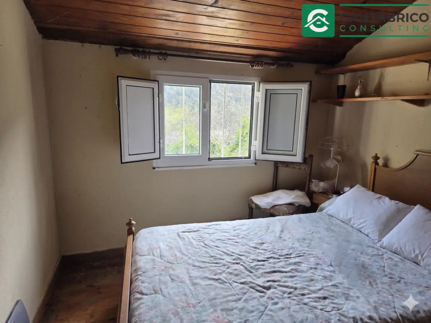 Dormitori de Casa o xalet en venda en Villayón amb Terrassa, Traster i Moblat