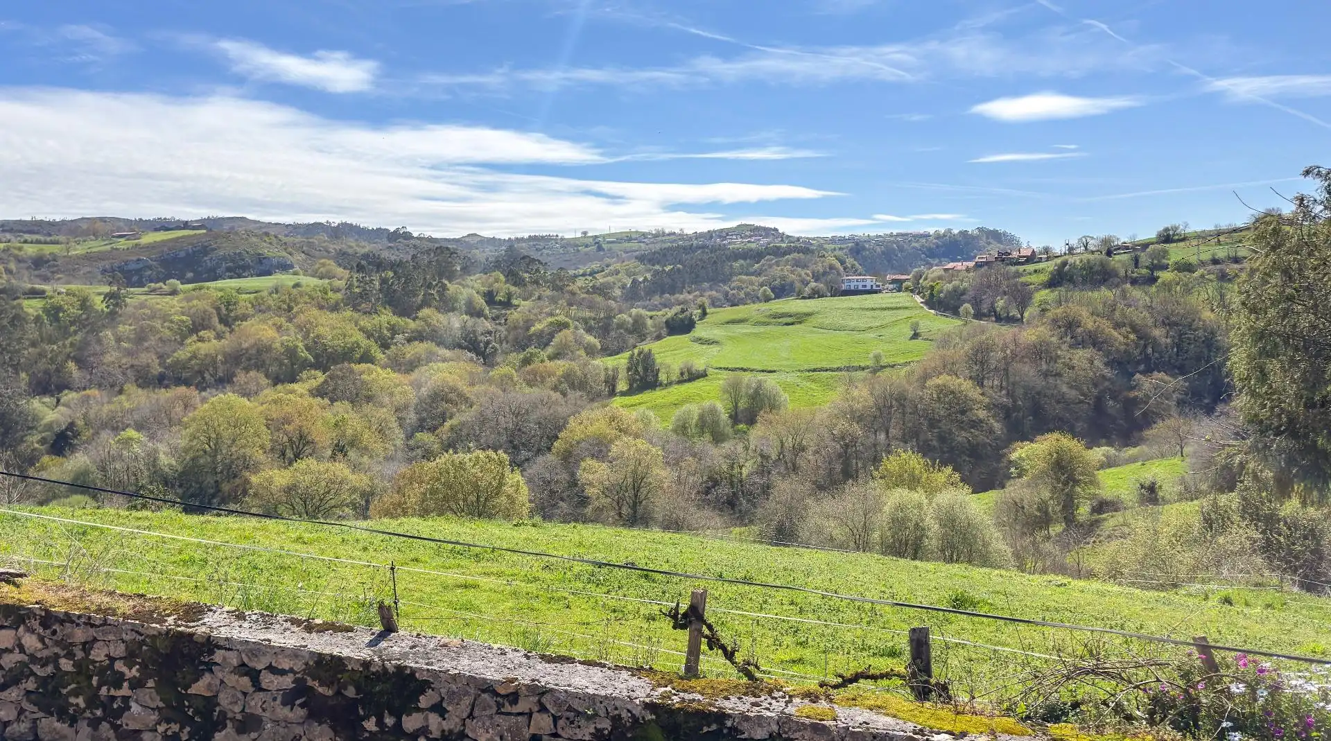 Vista exterior de Casa o chalet en venta en Comillas (Cantabria)