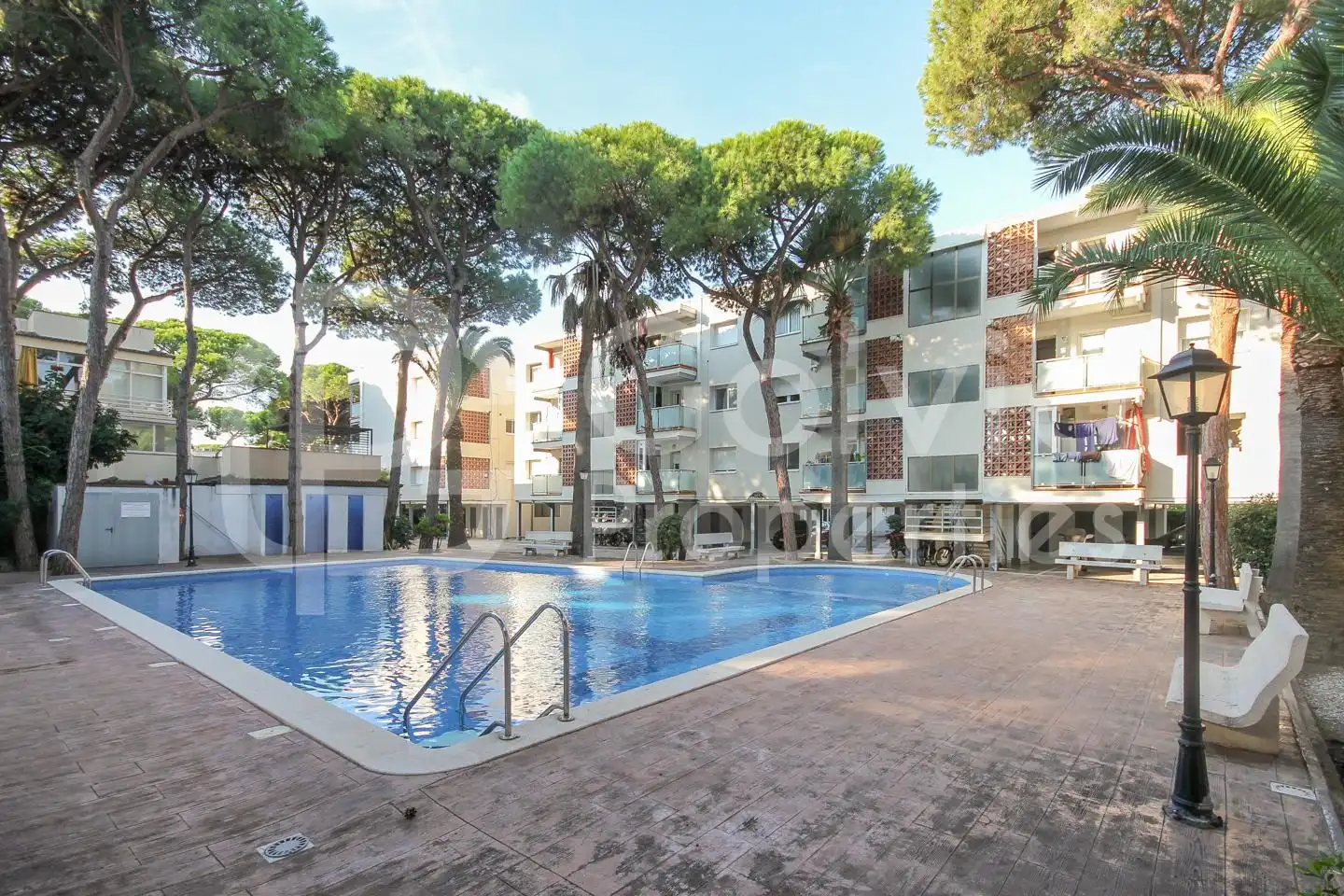 Piscina de Pis en venda en Castelldefels amb Traster, Alarma i Piscina comunitària