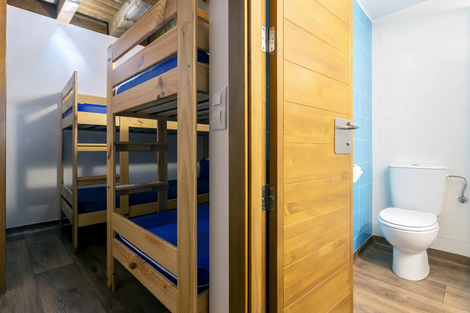 Habitación de Local en venta en Arlanzón con Amueblado