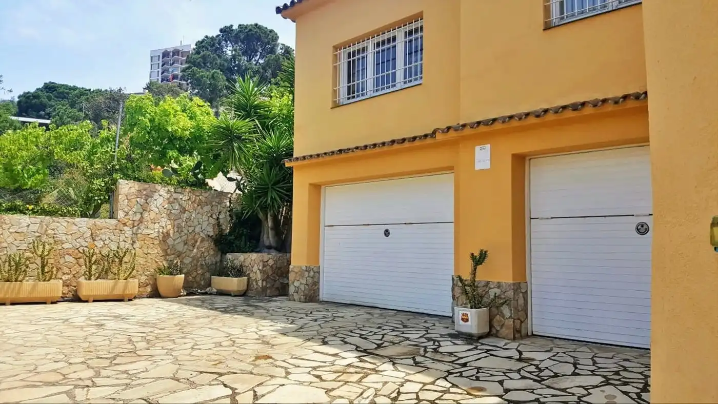 Vista exterior de Casa o chalet en venta en Lloret de Mar con Aire acondicionado, Calefacción y Trastero